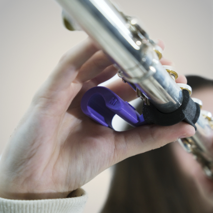 A girl using Fluture Ergo C